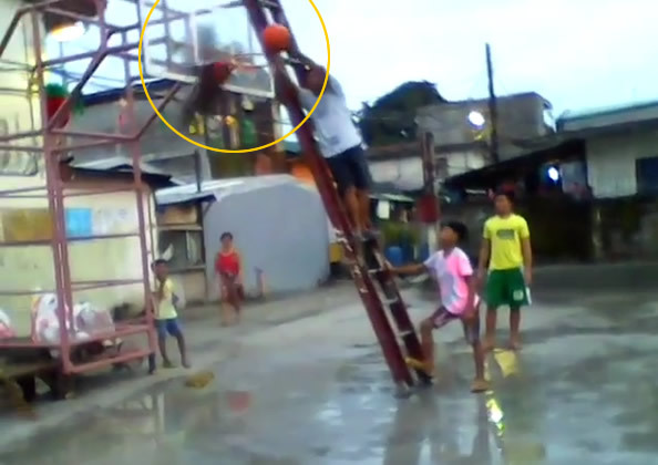 视频 / 菲律宾“超级斗鸡”，竟能接力灌篮