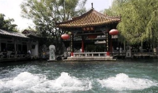 中国泉水最多的城市 拥有“七十二名泉”的济南
