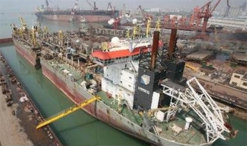 世界最大的挖泥船 日本制出200米的挖泥船