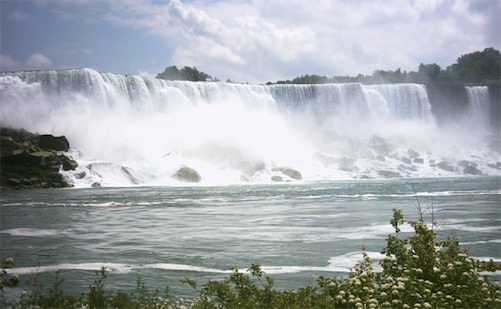世界第一大跨国瀑布 尼亚加拉瀑布经过加拿大和美国