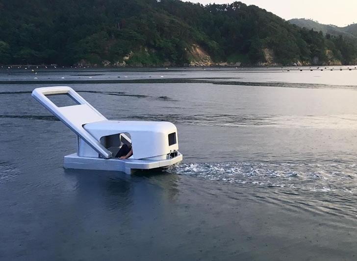 日本艺术家打造“拉链船”，就像巨大的拉链在水面上飞驰